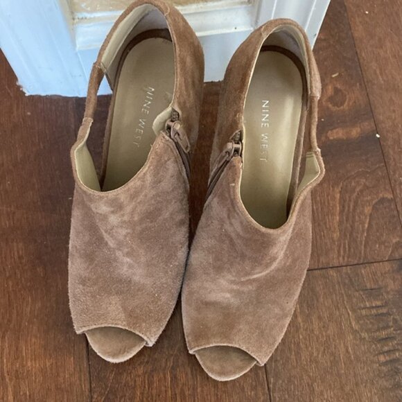 Nine West Brown Woman’s Heels Size 6 1/2 - Picture 2 of 4